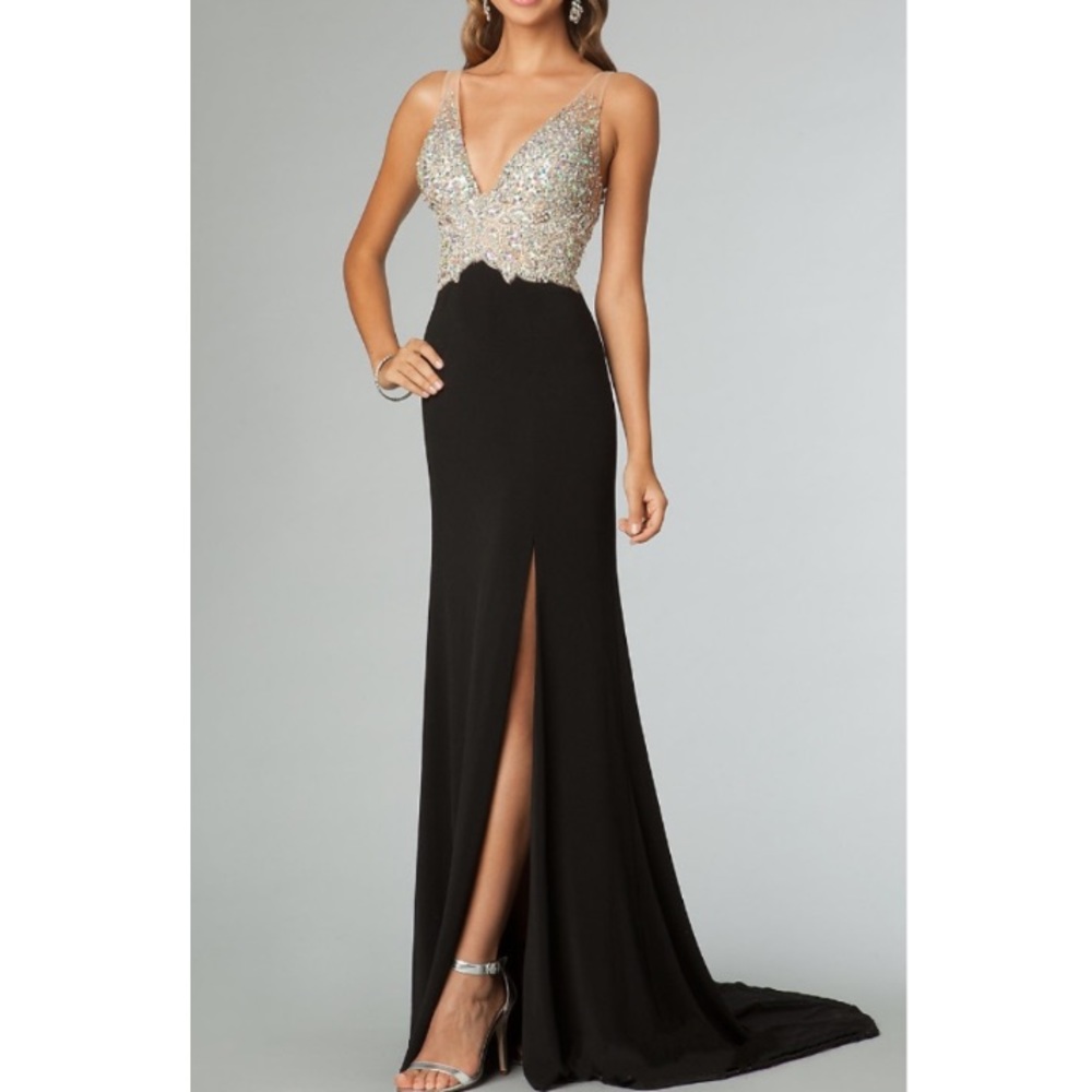✨NEEDS TO GO✨JOVANI Jewel Encrusted Black Dress